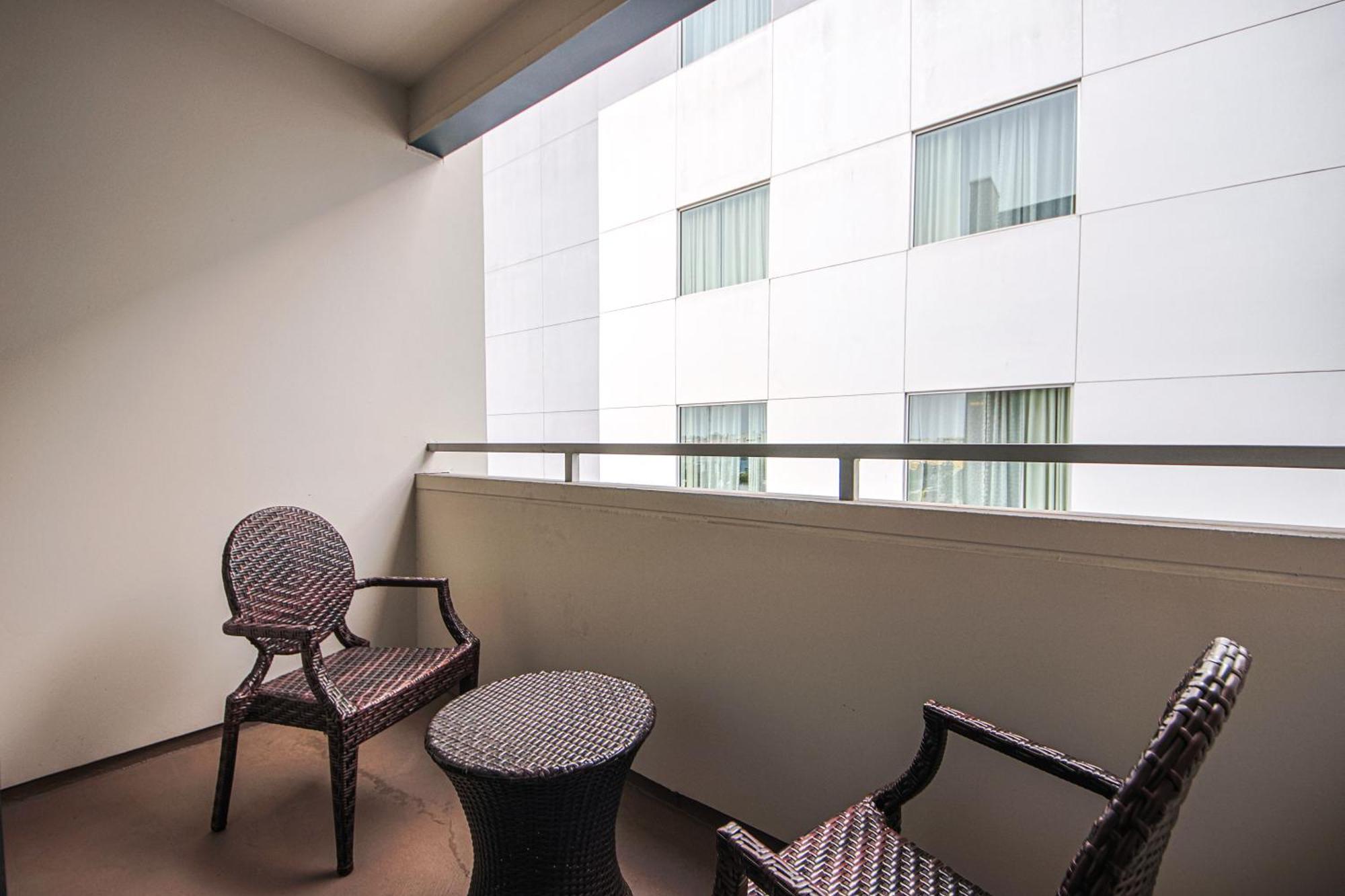 The Carlton- Modern-Luxury 2 Master Suites In Hrt Of Sm Steps To Ocean Ave Los Angeles Kültér fotó