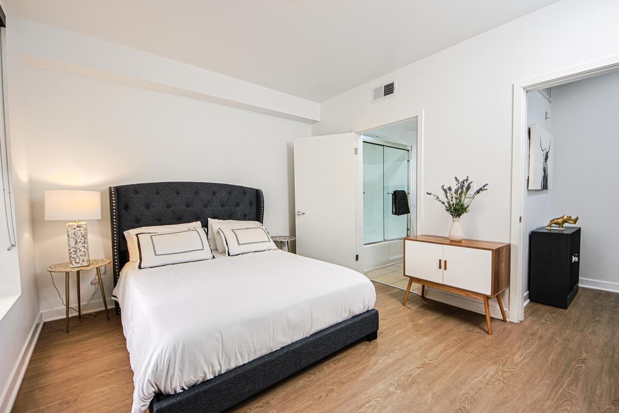 The Carlton- Modern-Luxury 2 Master Suites In Hrt Of Sm Steps To Ocean Ave Los Angeles Kültér fotó
