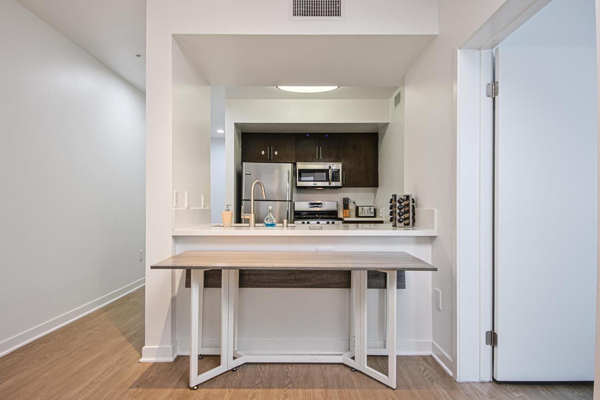 The Carlton- Modern-Luxury 2 Master Suites In Hrt Of Sm Steps To Ocean Ave Los Angeles Kültér fotó